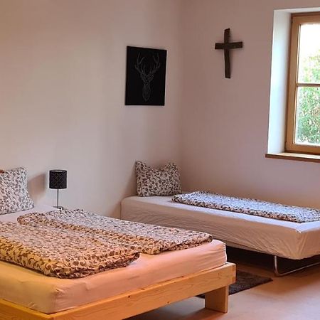 Wolfis Appartement Neusiedl an der Zaya Ngoại thất bức ảnh