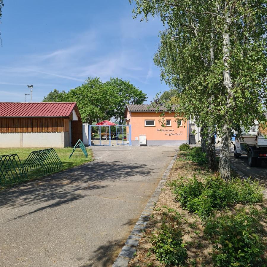 Wolfis Appartement Neusiedl an der Zaya Ngoại thất bức ảnh