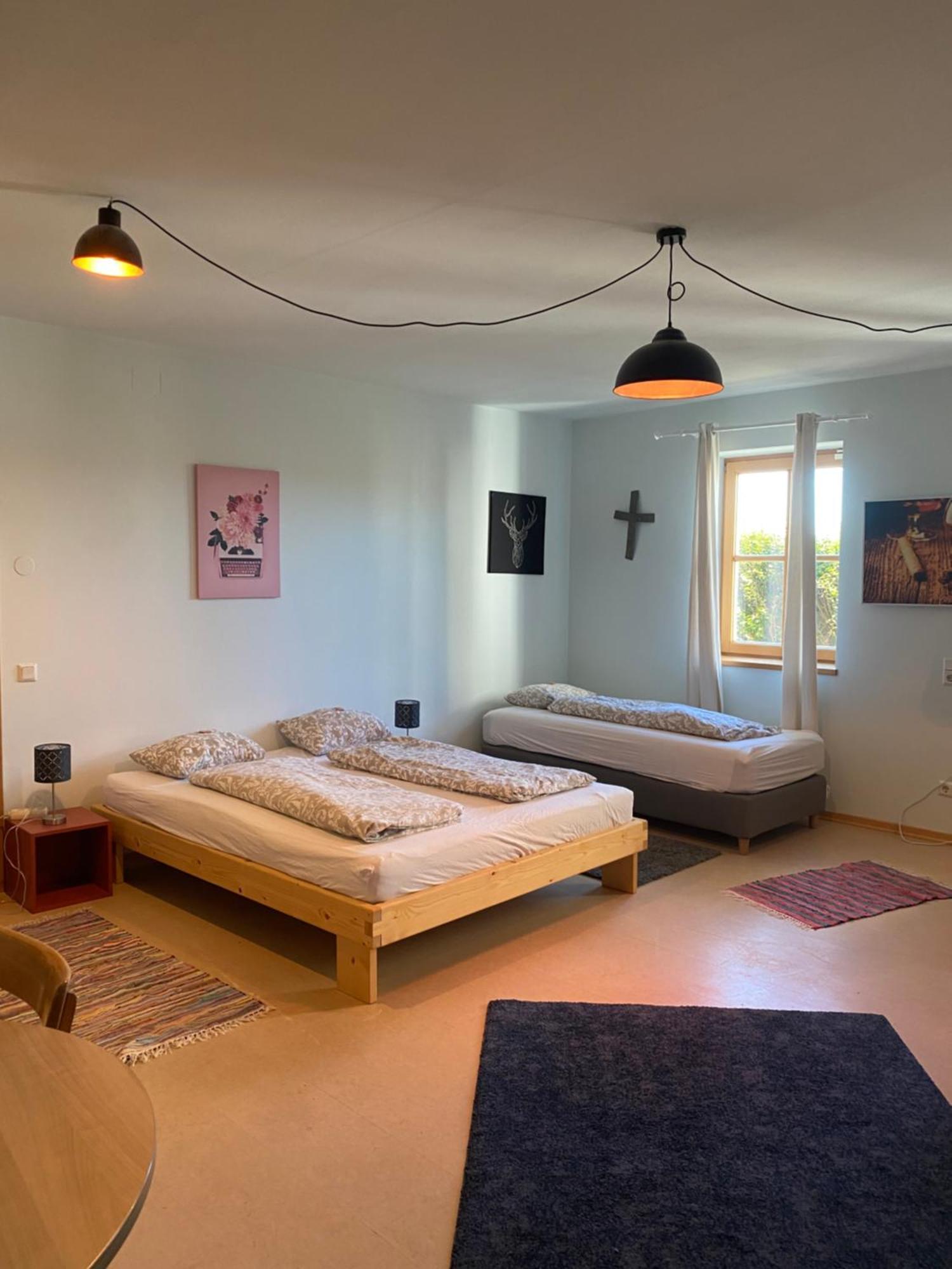 Wolfis Appartement Neusiedl an der Zaya Ngoại thất bức ảnh